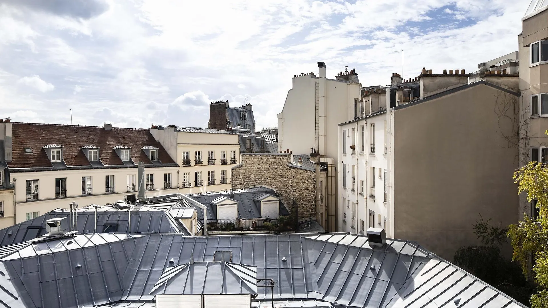 De La Gaite Paris